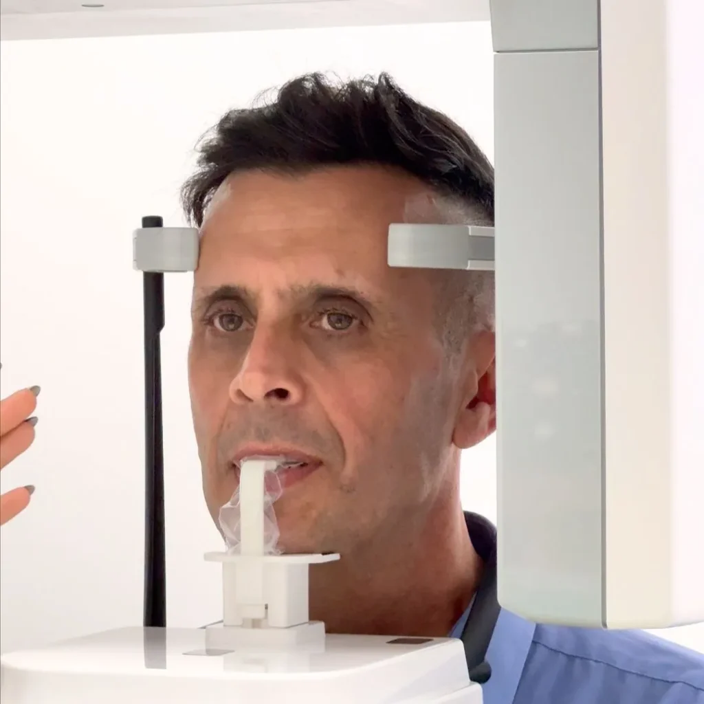 FOTO CI PRENDIAMO CURA DI TE - Dentista a Casal Monastero