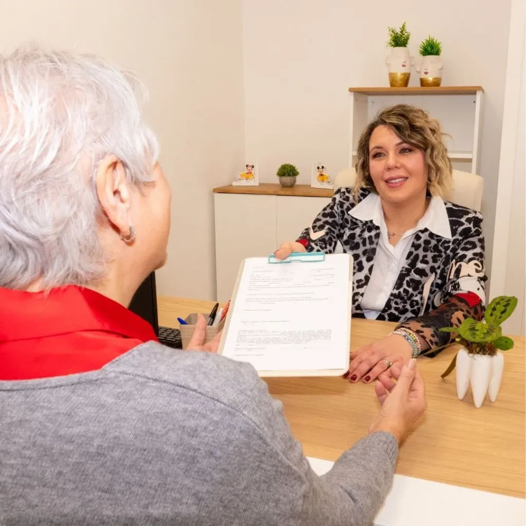 FOTO CI PRENDIAMO CURA DI TE - Dentista a Casal Monastero